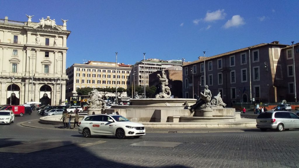 Electric Cars in the center of Rome. Photo by Cecilia Demartini.