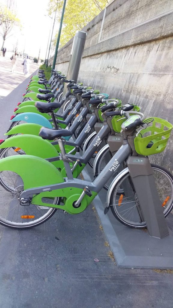 E-bikes in Paris. Photo by: Cecilia Demartini.