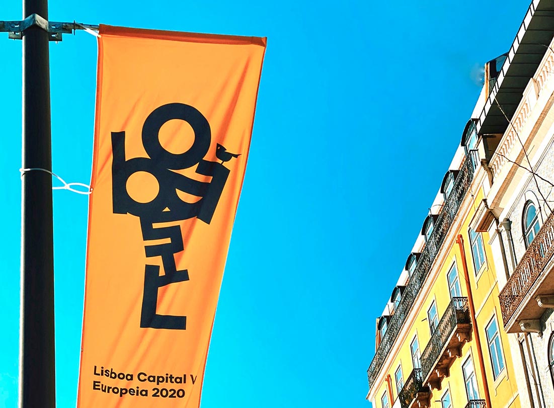 The Green Capital flags installed across Lisbon are made with plastic recovered from the ocean. (Photo credit Twitter account of @GreenLisboa2020)